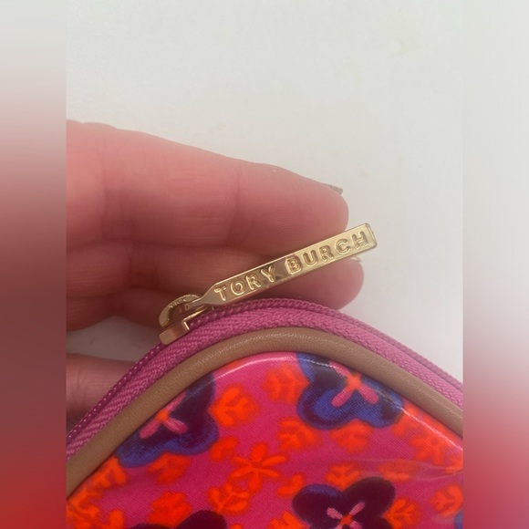 SUNDAY SALE! 🎉🌸 Tory Burch iPad Holder w/ Gold Hardware 9x10 Inches - Picture 6 of 7